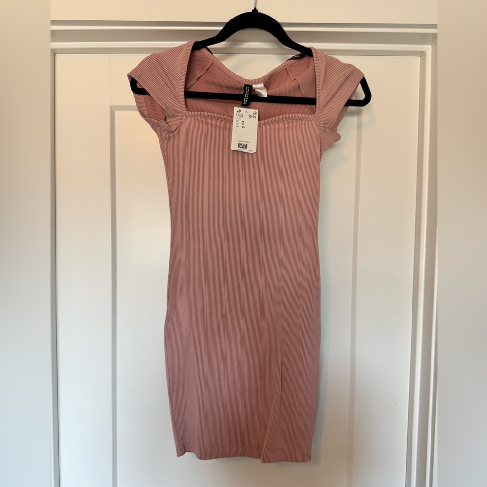 H&M Ribbed Off-Shoulder Midi Dress in Dusty Pink